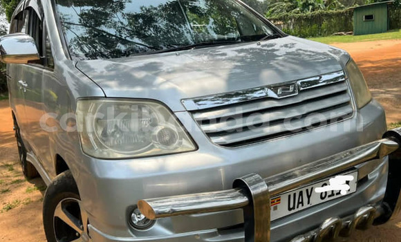 Nunua Ilio tumika Toyota Noah Fedha Gari ndani ya Kampala nchini Uganda Nunua Ilio tumika Toyota Noah Fedha Gari ndani ya Kampala nchini Uganda