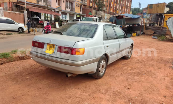 Acheter Occasion Voiture Toyota Premio Beige à Kampala, Ouganda