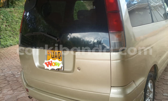 Gura Yakoze Toyota Noah Beige Imodoka i Kampala mu Uganda Gura Yakoze Toyota Noah Beige Imodoka i Kampala mu Uganda