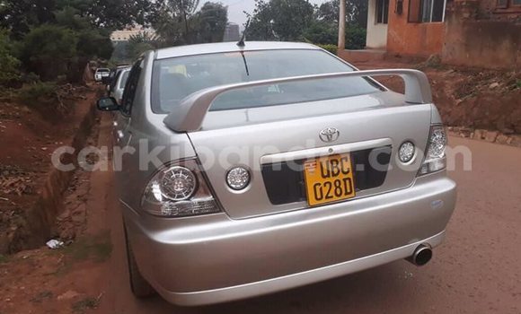 Gura Yakoze Toyota Altezza Silver Imodoka i Kampala mu Uganda Gura Yakoze Toyota Altezza Silver Imodoka i Kampala mu Uganda