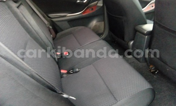 Gura Yakoze Toyota Premio Silver Imodoka i Kampala mu Uganda Gura Yakoze Toyota Premio Silver Imodoka i Kampala mu Uganda