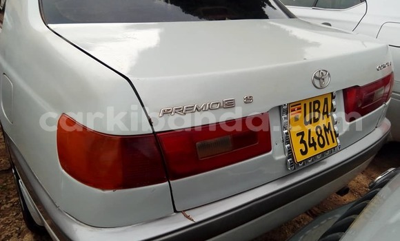 Gura Yakoze Toyota Premio White Imodoka i Kampala mu Uganda Gura Yakoze Toyota Premio White Imodoka i Kampala mu Uganda