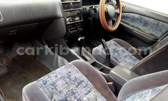 Gura Yakoze Toyota Premio White Imodoka i Kampala mu Uganda Gura Yakoze Toyota Premio White Imodoka i Kampala mu Uganda