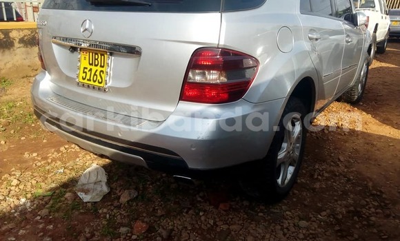 Acheter Occasion Voiture Mercedes‒Benz ML–Class Gris à Kampala, Ouganda Acheter Occasion Voiture Mercedes‒Benz ML–Class Gris à Kampala, Ouganda