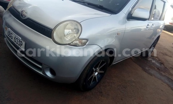 Gura Yakoze Toyota Sienta Silver Imodoka i Kampala mu Uganda Gura Yakoze Toyota Sienta Silver Imodoka i Kampala mu Uganda