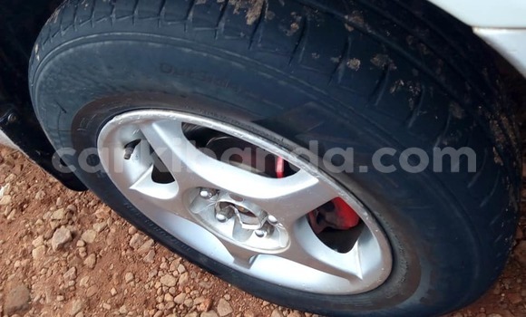 Gura Yakoze Toyota Premio Silver Imodoka i Kampala mu Uganda Gura Yakoze Toyota Premio Silver Imodoka i Kampala mu Uganda