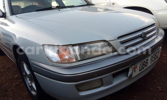 Gura Yakoze Toyota Premio Silver Imodoka i Kampala mu Uganda Gura Yakoze Toyota Premio Silver Imodoka i Kampala mu Uganda