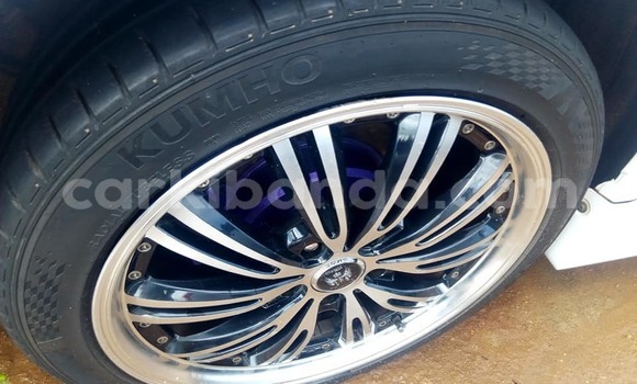 Acheter Occasion Voiture Toyota Mark X Blanc à Kampala, Ouganda Acheter Occasion Voiture Toyota Mark X Blanc à Kampala, Ouganda