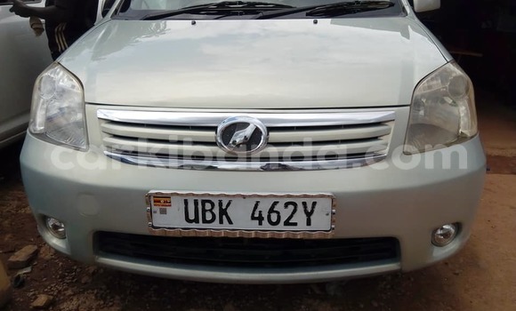 Acheter Occasion Voiture Toyota Raum Gris à Kampala, Ouganda Acheter Occasion Voiture Toyota Raum Gris à Kampala, Ouganda