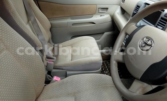 Acheter Occasion Voiture Toyota Raum Gris à Kampala, Ouganda Acheter Occasion Voiture Toyota Raum Gris à Kampala, Ouganda