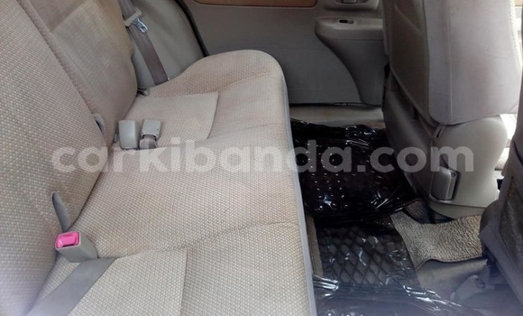 Acheter Occasion Voiture Toyota Raum Gris à Kampala, Ouganda Acheter Occasion Voiture Toyota Raum Gris à Kampala, Ouganda