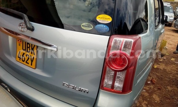 Acheter Occasion Voiture Toyota Raum Gris à Kampala, Ouganda Acheter Occasion Voiture Toyota Raum Gris à Kampala, Ouganda