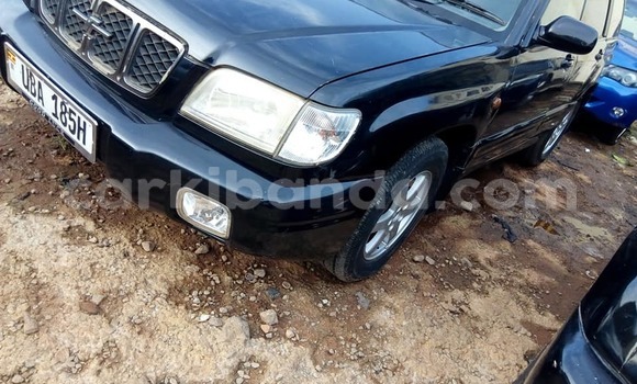 Nunua Ilio tumika Subaru Forester Nyeusi Gari ndani ya Kampala nchini Uganda