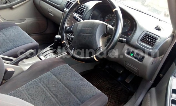 Acheter Occasion Voiture Subaru Forester Noir à Kampala, Ouganda Acheter Occasion Voiture Subaru Forester Noir à Kampala, Ouganda