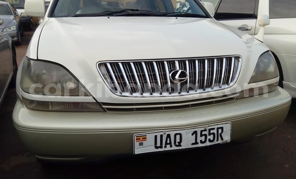 Acheter Occasion Voiture Toyota Harrier Blanc à Kampala, Ouganda Acheter Occasion Voiture Toyota Harrier Blanc à Kampala, Ouganda