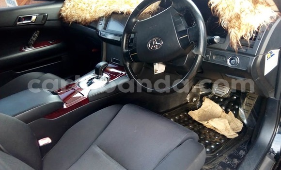 Gura Yakoze Toyota Mark X Black Imodoka i Kampala mu Uganda Gura Yakoze Toyota Mark X Black Imodoka i Kampala mu Uganda