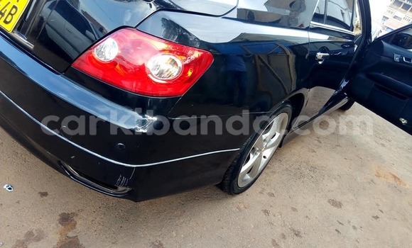 Gura Yakoze Toyota Mark X Black Imodoka i Kampala mu Uganda Gura Yakoze Toyota Mark X Black Imodoka i Kampala mu Uganda