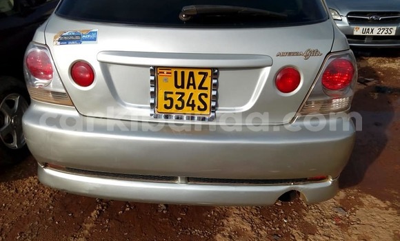 Acheter Occasion Voiture Toyota Altezza Gris à Kampala, Ouganda Acheter Occasion Voiture Toyota Altezza Gris à Kampala, Ouganda