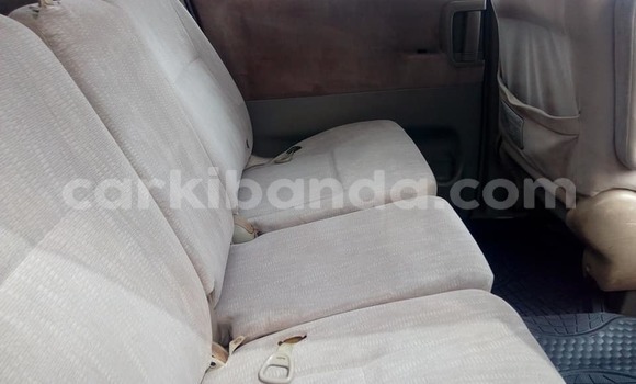 Acheter Occasion Voiture Toyota Noah Marron à Kampala, Ouganda Acheter Occasion Voiture Toyota Noah Marron à Kampala, Ouganda