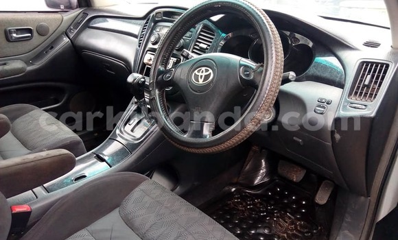 Acheter Occasion Voiture Toyota Kluger Gris à Kampala, Ouganda Acheter Occasion Voiture Toyota Kluger Gris à Kampala, Ouganda