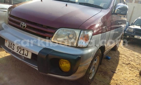 Nunua Ilio tumika Toyota Noah Nyekundu Gari ndani ya Kampala nchini Uganda Nunua Ilio tumika Toyota Noah Nyekundu Gari ndani ya Kampala nchini Uganda