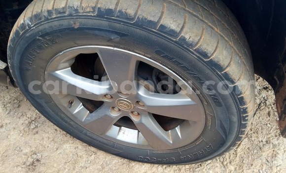 Acheter Occasion Voiture Toyota Harrier Blanc à Kampala, Ouganda Acheter Occasion Voiture Toyota Harrier Blanc à Kampala, Ouganda