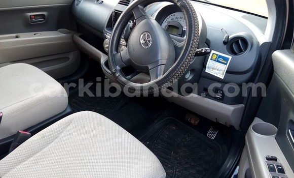 Gura Yakoze Toyota Passo Black Imodoka i Kampala mu Uganda Gura Yakoze Toyota Passo Black Imodoka i Kampala mu Uganda