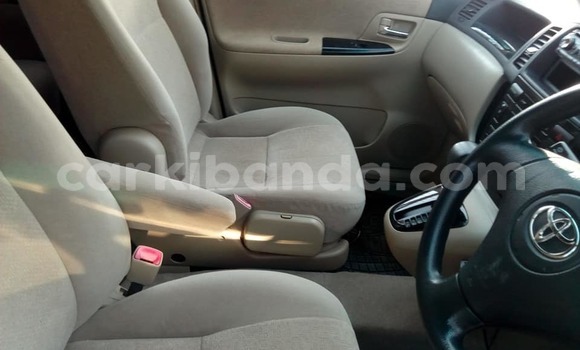 Acheter Occasion Voiture Toyota Spacio Blanc à Kampala, Ouganda Acheter Occasion Voiture Toyota Spacio Blanc à Kampala, Ouganda