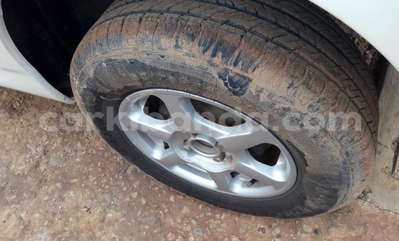 Acheter Occasion Voiture Toyota Spacio Blanc à Kampala, Ouganda Acheter Occasion Voiture Toyota Spacio Blanc à Kampala, Ouganda