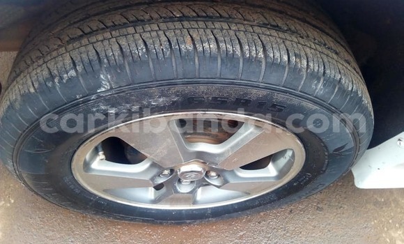 Gura Yakoze Toyota Wish White Imodoka i Kampala mu Uganda Gura Yakoze Toyota Wish White Imodoka i Kampala mu Uganda