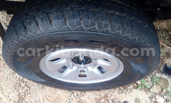 Acheter Occasion Voiture Nissan Hardbody Blanc à Kampala, Ouganda Acheter Occasion Voiture Nissan Hardbody Blanc à Kampala, Ouganda