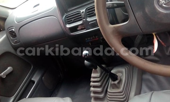 Acheter Occasion Voiture Nissan Hardbody Blanc à Kampala, Ouganda Acheter Occasion Voiture Nissan Hardbody Blanc à Kampala, Ouganda