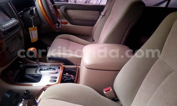 Acheter Occasion Voiture Toyota Land Cruiser Gris à Kampala, Ouganda Acheter Occasion Voiture Toyota Land Cruiser Gris à Kampala, Ouganda