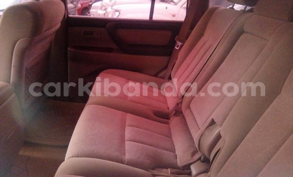 Acheter Occasion Voiture Toyota Land Cruiser Gris à Kampala, Ouganda Acheter Occasion Voiture Toyota Land Cruiser Gris à Kampala, Ouganda