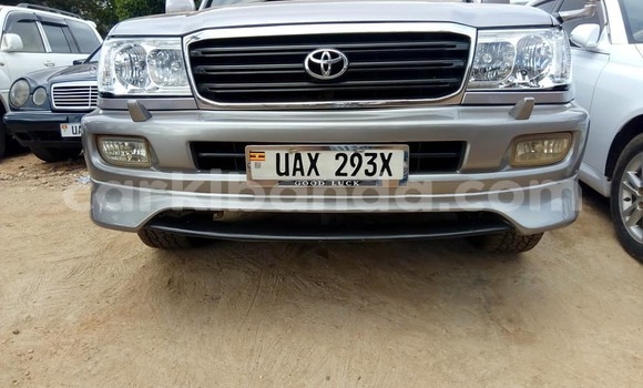 Acheter Occasion Voiture Toyota Land Cruiser Gris à Kampala, Ouganda Acheter Occasion Voiture Toyota Land Cruiser Gris à Kampala, Ouganda