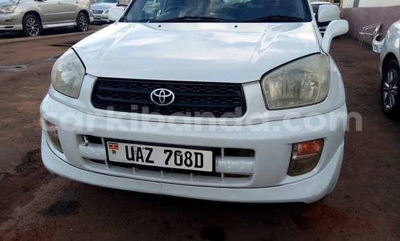 Nunua Ilio tumika Toyota RAV4 Nyeupe Gari ndani ya Kampala nchini Uganda Nunua Ilio tumika Toyota RAV4 Nyeupe Gari ndani ya Kampala nchini Uganda