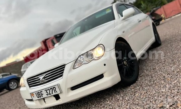 Buy Used Toyota Mark X White Car in Kampala in Uganda