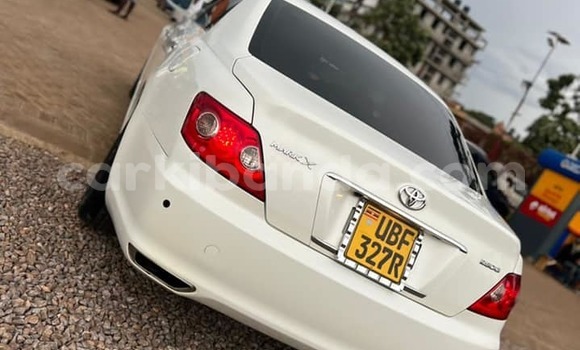 Acheter Occasion Voiture Toyota Mark X Blanc à Kampala, Ouganda Acheter Occasion Voiture Toyota Mark X Blanc à Kampala, Ouganda