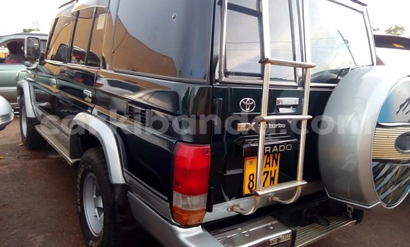 Acheter Occasion Voiture Toyota Land Cruiser Noir à Kampala, Ouganda Acheter Occasion Voiture Toyota Land Cruiser Noir à Kampala, Ouganda