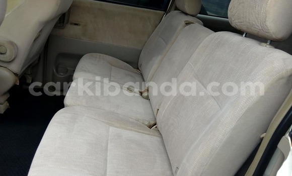 Gura Yakoze Toyota Noah White Imodoka i Kampala mu Uganda Gura Yakoze Toyota Noah White Imodoka i Kampala mu Uganda