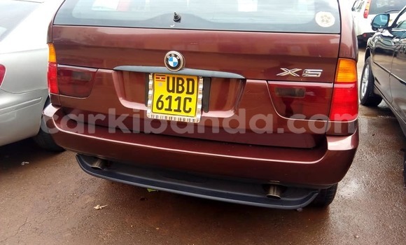 Gura Yakoze BMW X5 Red Imodoka i Kampala mu Uganda Gura Yakoze BMW X5 Red Imodoka i Kampala mu Uganda