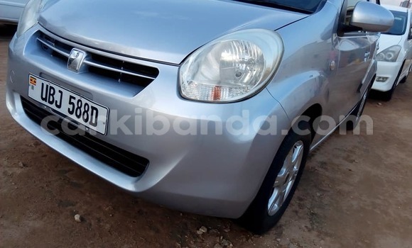 Nunua Ilio tumika Toyota Passo Fedha Gari ndani ya Kampala nchini Uganda