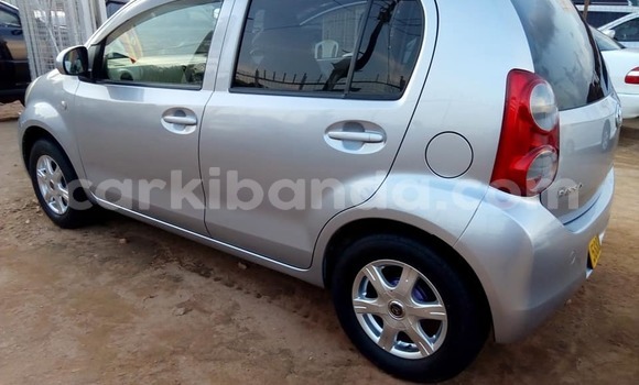 Acheter Occasion Voiture Toyota Passo Gris à Kampala, Ouganda Acheter Occasion Voiture Toyota Passo Gris à Kampala, Ouganda