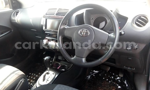 Acheter Occasion Voiture Toyota IST Gris à Kampala, Ouganda Acheter Occasion Voiture Toyota IST Gris à Kampala, Ouganda