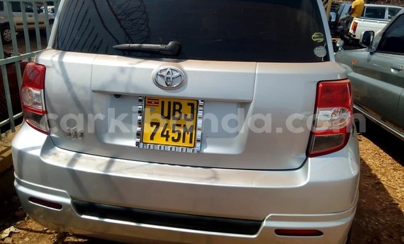 Acheter Occasion Voiture Toyota IST Gris à Kampala, Ouganda Acheter Occasion Voiture Toyota IST Gris à Kampala, Ouganda