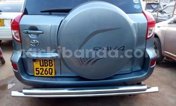 Acheter Occasion Voiture Toyota RAV4 Bleu à Kampala, Ouganda Acheter Occasion Voiture Toyota RAV4 Bleu à Kampala, Ouganda