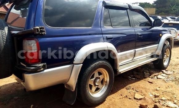 Acheter Occasion Voiture Toyota Hilux Bleu à Kampala, Ouganda Acheter Occasion Voiture Toyota Hilux Bleu à Kampala, Ouganda