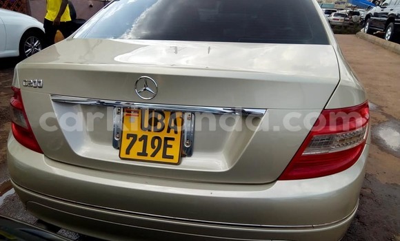 Gura Yakoze Mercedes‒Benz C–Class Beige Imodoka i Kampala mu Uganda Gura Yakoze Mercedes‒Benz C–Class Beige Imodoka i Kampala mu Uganda