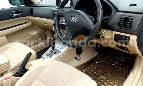 Gura Yakoze Subaru Forester White Imodoka i Kampala mu Uganda Gura Yakoze Subaru Forester White Imodoka i Kampala mu Uganda