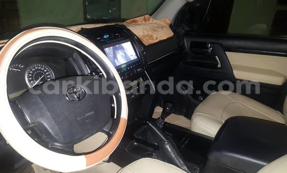 Buy Used Toyota Land Cruiser White Car in Kampala in Uganda Buy Used Toyota Land Cruiser White Car in Kampala in Uganda